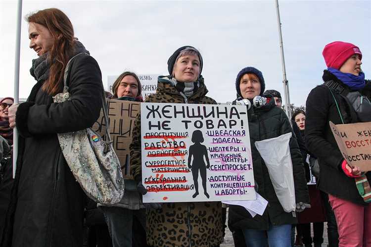 8 Марта и феминизм: как карьеристки из России и Беларуси относятся к работе, соперничеству и борьбе за равные права